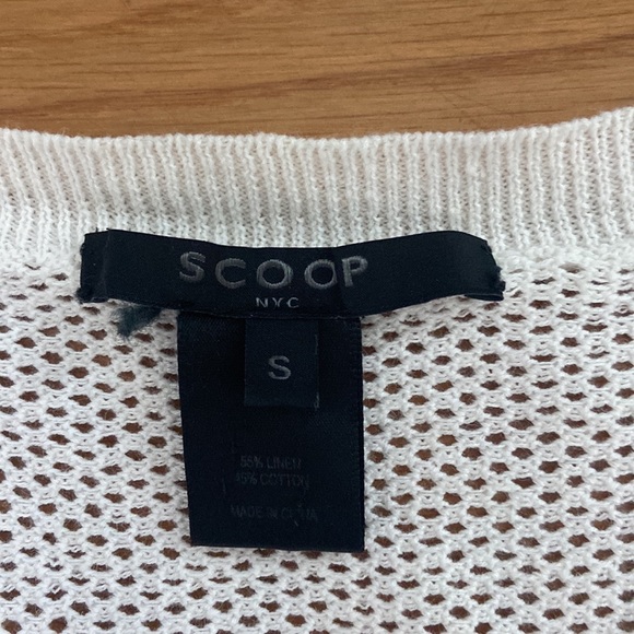 Scoop v neck sweater - Picture 2 of 2